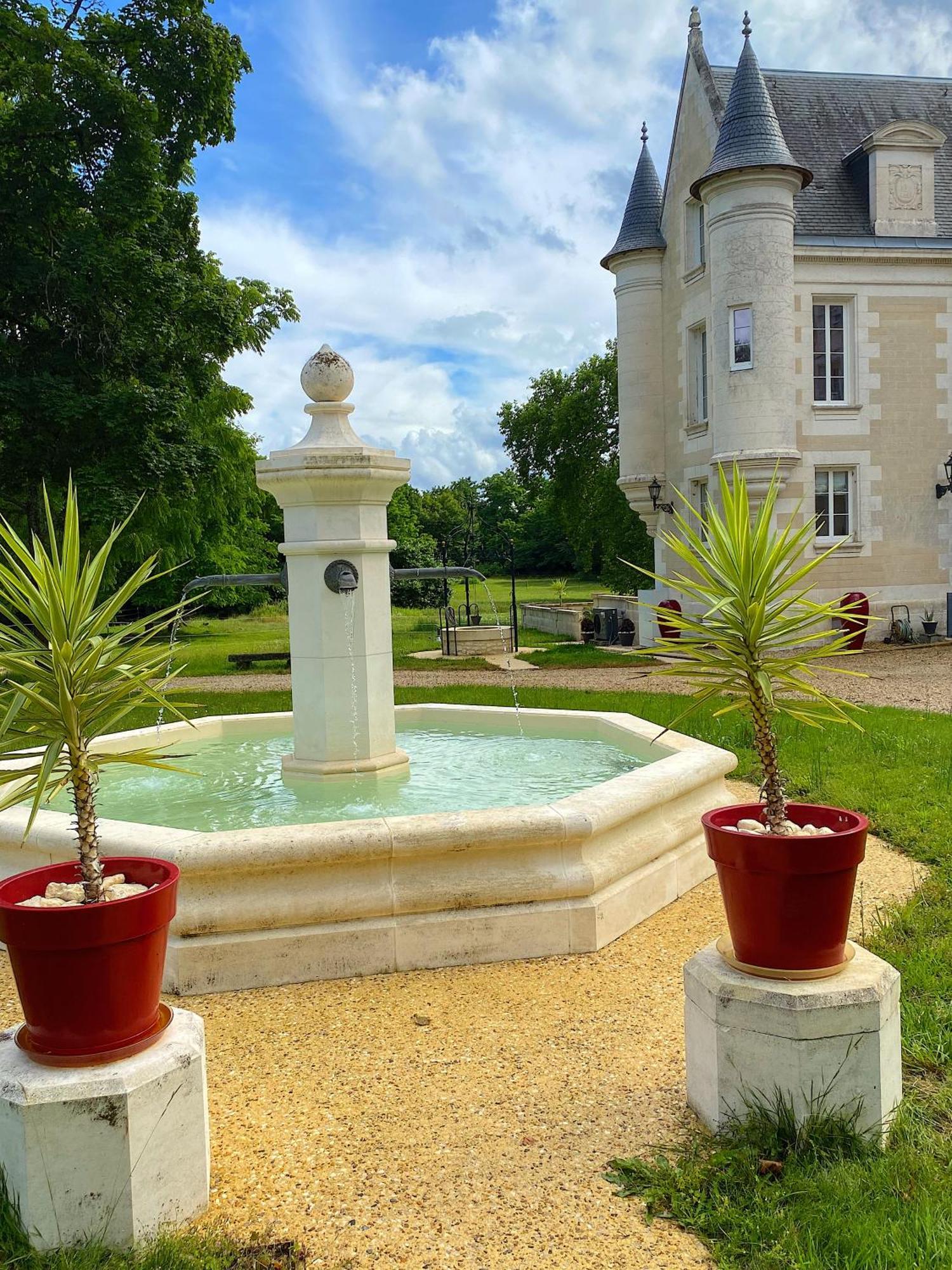 Couette-café Chateau De Bellevue Et Avec Piscine Chauffée *