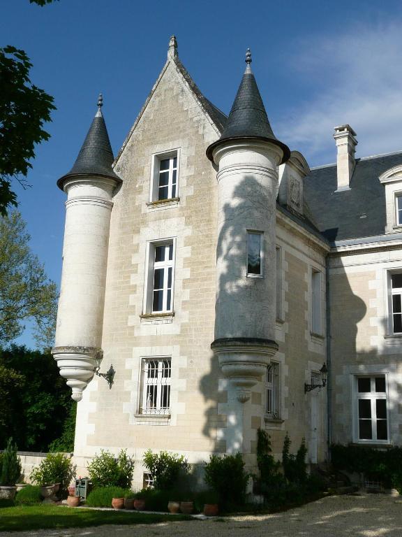 Couette-café Chateau De Bellevue Et Avec Piscine Chauffée Saint-Avit (Charente)